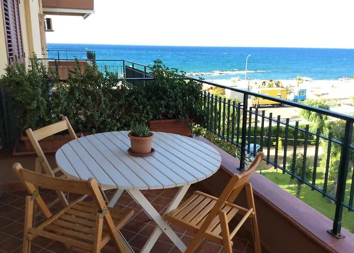 Golfo Di Tindari 아파트 팔코네